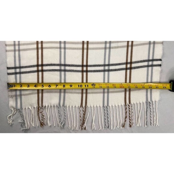 Steve Madden Womens Scarf White Plaid Rectangle Wrap Fringe Textured Fall OS - Picture 4 of 9